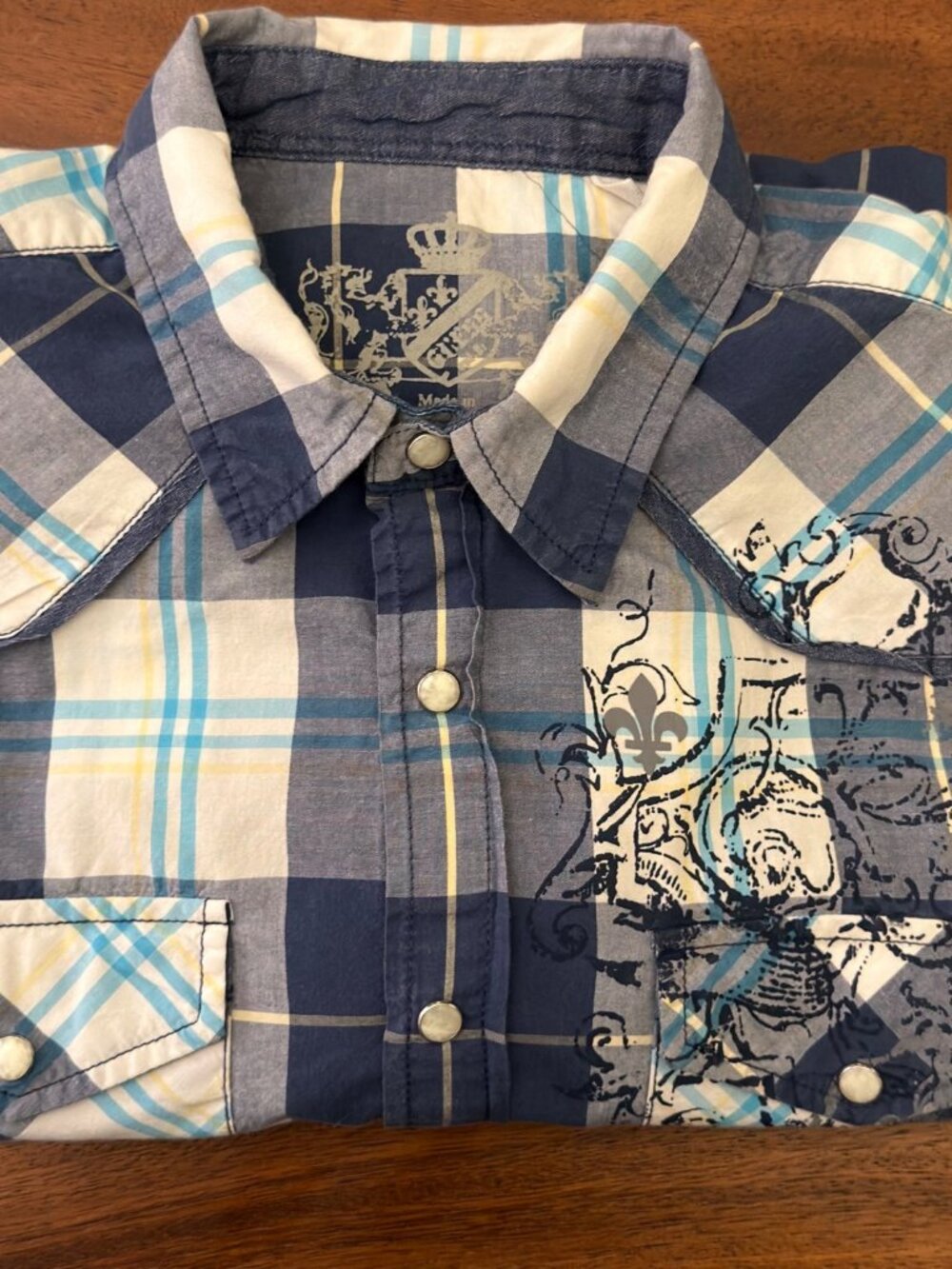 GUESS Men's Medium Blue Plaid  Pearl Snap Button-Up Shirt Crest Print Rodeo Fest